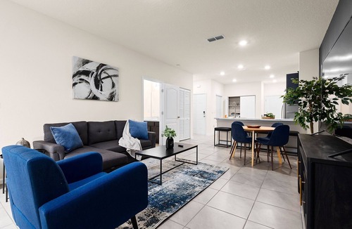 Baymeadows House | Elegant & Upscale 2BR Townhome