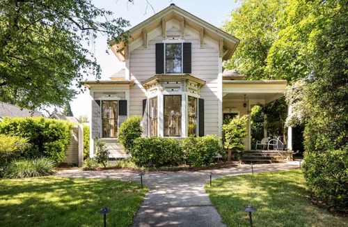 Grass Valley House | Elegant Victorian Walking Distance to Downtown Grass Valley