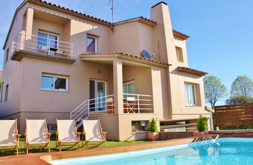 Torroella de Montgri Villa | Elegant villa in Torroella de Montgri with year round private pool