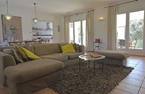 Escales Villa | Elegant Villa in Escales