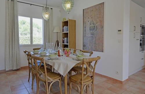 Escales Villa | Elegant Villa in Escales