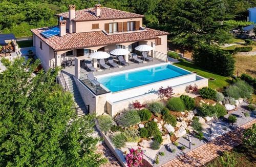 Ripenda Verbanci House | Elegant Villa Near the Beach
