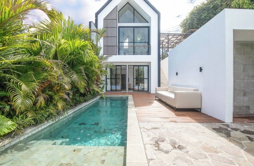 Kutuh House | Elegant Villa Sinara 2BR with Sea View