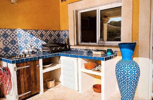 Villetelle Villa | Elegant villa with pool & air conditioning - your haven of peace