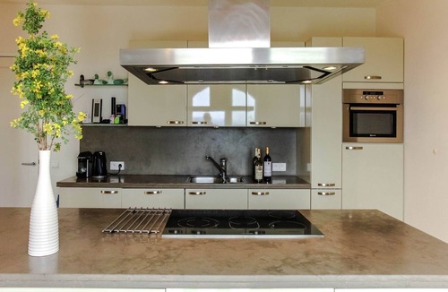 Cabris Villa | Elegant Villa with Pool, Cabris