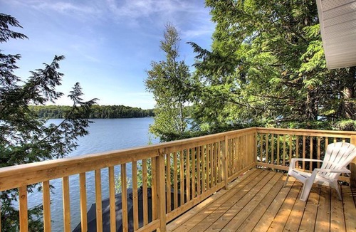 Highlands East Cottage | Elegant waterfront retreat on Paudash Lake with sunset views!