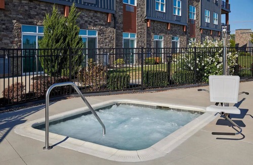 Canandaigua Hotel | Elegant Waterfront Getaway Featuring Pool, Fitness Center, and Bar Access