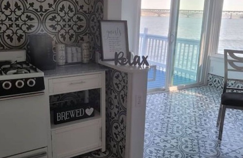 East Irondequoit House | Elegant Waterfront Bay Home