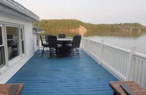 East Irondequoit House | Elegant Waterfront Bay Home