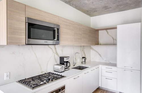 West Loop Gate Apartment | Elegant West Loop Studio w/Pool, Gym & Lounge, nr L, by Blueground