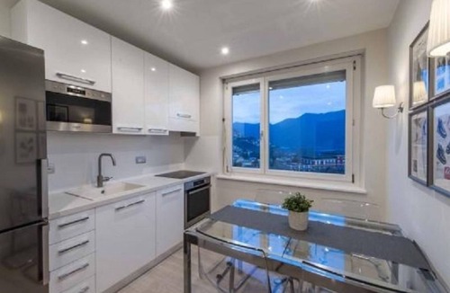 Lugano Apartment | Elegante Penthouse-Wohnung mit Seeblick by Interhome