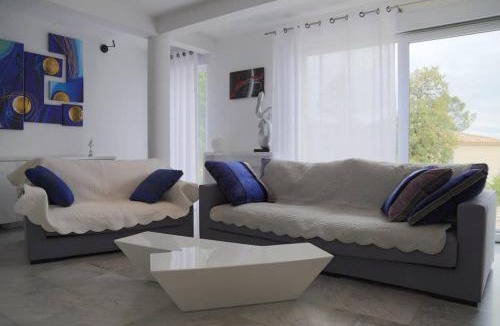Connaux Villa | Elegante villa de 180m3 avec la superbe vue