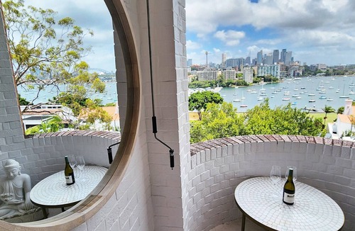 Darling Point Apartment | Elegantly Appointed Apartment with Harbour Views