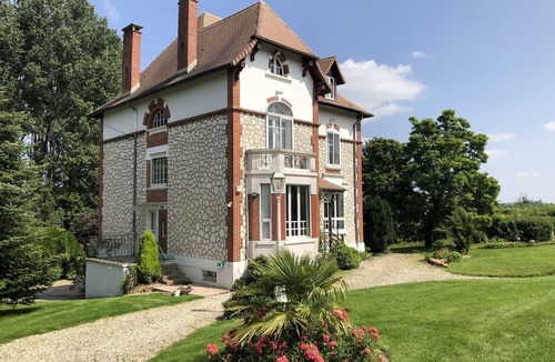Auvillers-les-Forges Villa | Elegantly renovated, comfortable villa with pool, spa and countryside views
