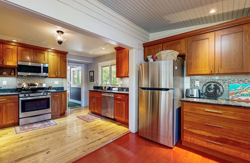 Ludlow House | Elegantly Rustic Getaway w/Yard, Fire Pit, Dock, Kayaks - Close to Skiing