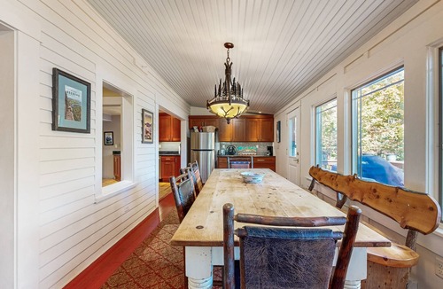 Ludlow House | Elegantly Rustic Getaway w/Yard, Fire Pit, Dock, Kayaks - Close to Skiing