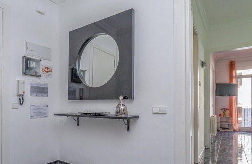 El Poble-sec Apartment | Elegantniy apartment for 5 people in Poble Sec