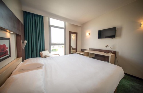 Beauvais Hotel | Elema Hotels Beauvais ex Hostellerie Saint Vincent Beauvais Aeroport