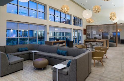 North Kansas City Hotel | Element by Marriott North Kansas City