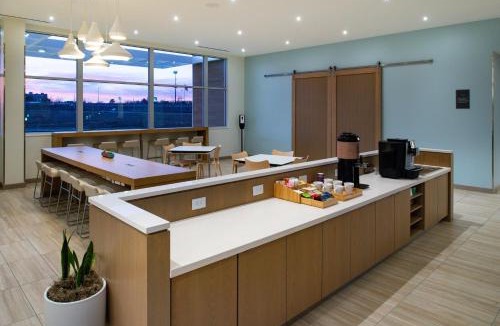 North Kansas City Hotel | Element by Marriott North Kansas City