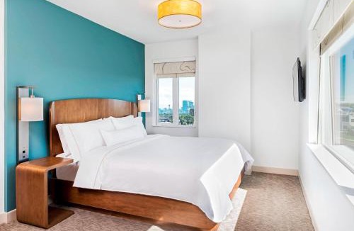 Calgary Hotel | Element Calgary Airport