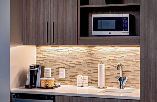 Coliseum Central Hotel | Element Hampton Peninsula Town Center