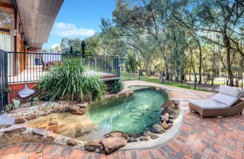 Moama House | Elements - Echuca Holiday Homes