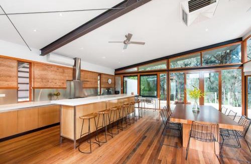 Moama House | Elements - Echuca Holiday Homes