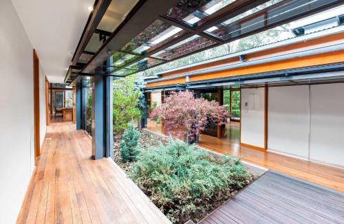 Moama House | Elements - Echuca Holiday Homes