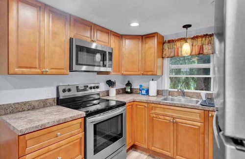 Canadensis Cottage | Elements Pocono Cottage | Firepit | Pickleball