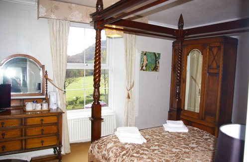 Dolwyddelan Hotel | Elen's Castle Hotel