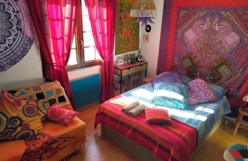 Cholet Bed & Breakfast | Elena's homestay