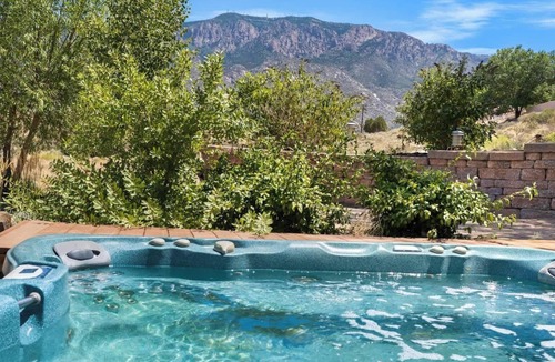 North Albuquerque Acres House | Elena's Sandia Sanctuary - An Irvie Home