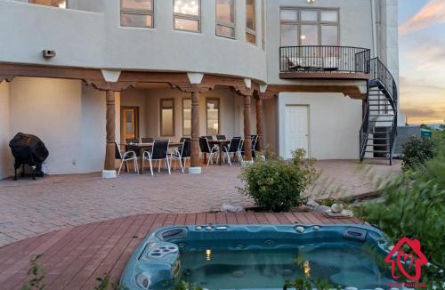 North Albuquerque Acres House | Elena's Sandia Sanctuary - An Irvie Home