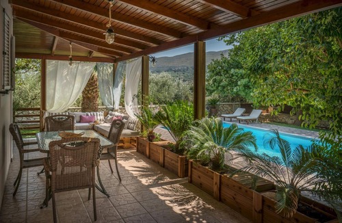 Fiolitis Villa | Eleonas Private pool villa