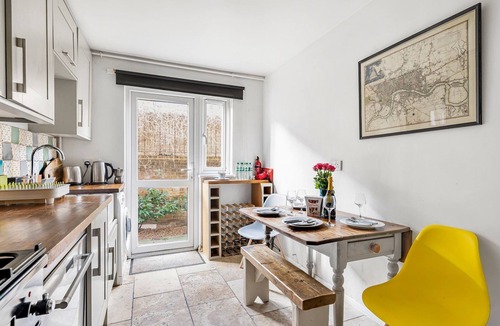 Elephant and Castle Apartment | Elephant & Castle Apartment - Pass the Keys