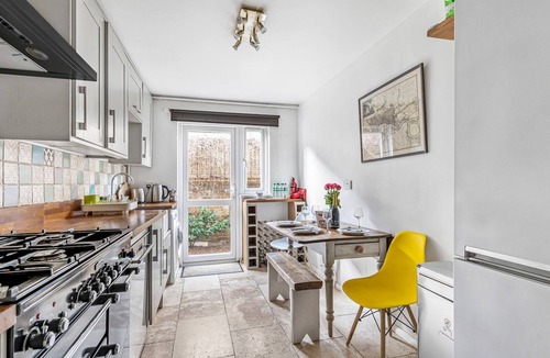 Elephant and Castle Apartment | Elephant & Castle Apartment - Pass the Keys