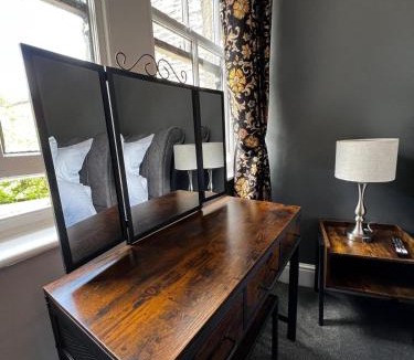 Holmfirth Bed & Breakfast | Elephant & Castle
