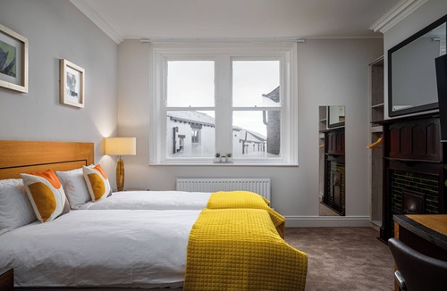 Wakefield Hotel | Elephant & Castle