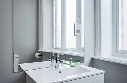 Wakefield Hotel | Elephant & Castle