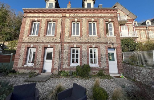 Yport Bed & Breakfast | ELEPHANT ROOM