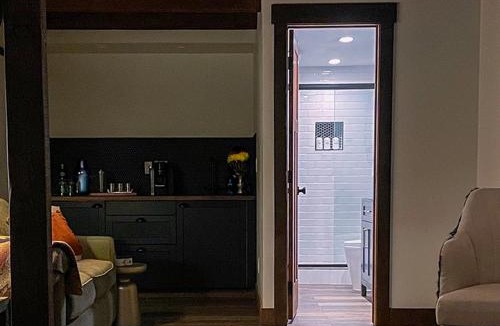 Riggins Hot Springs Hotel | Elesel Lodge