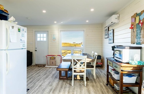 Darnley House | Eleuthera North Cottage – Peaceful Water Views & Walk to Iconic Thunder Cove