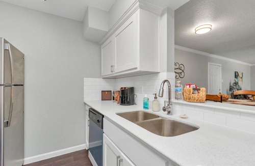 Braeswood Place Apartment | Elevate 24 One Bedroom Apartment Medical Center