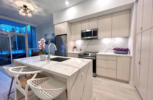 Innisfil Condo | Elevate Your Escape | All-Season Luxury at Friday Harbour