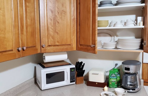 Essex Junction Apartment | Elevate yourself! 1 Story up Village Hide-a-way!