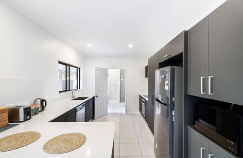 Mooroobool House | Elevated Entertainer - Modern, Spacious & Stylish