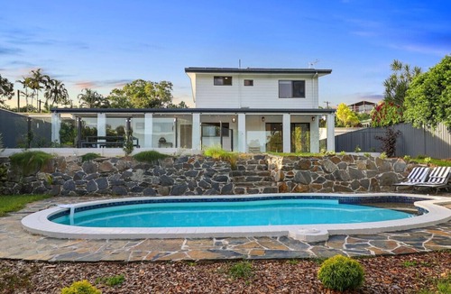 Mooroobool House | Elevated Entertainer - Modern, Spacious & Stylish