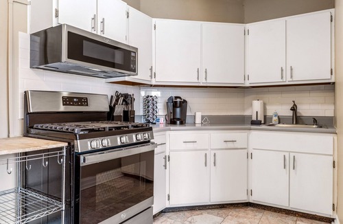 St. Louis Apartment | Elevated Escape: 1BR 2nd Floor Apartment