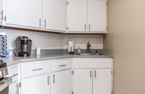 St. Louis Apartment | Elevated Escape: 1BR 2nd Floor Apartment